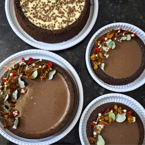 Bolo artesanal chocolatudo com brigadeiro de chocolate gourmet para celebrações e ocasiões especiais